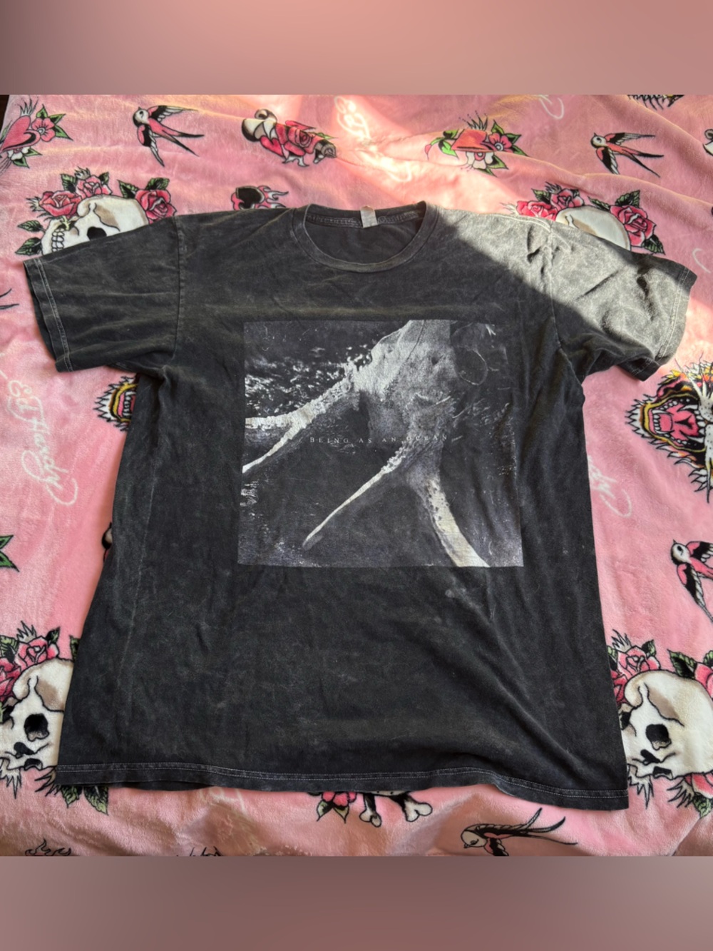 Man’s being as an ocean, graphic band  T-shirt, size large